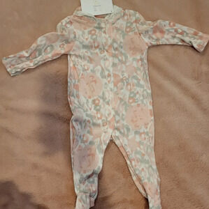 Rachel Zoe 3-6 months baby girl 2 piece set new tags coverall & hat